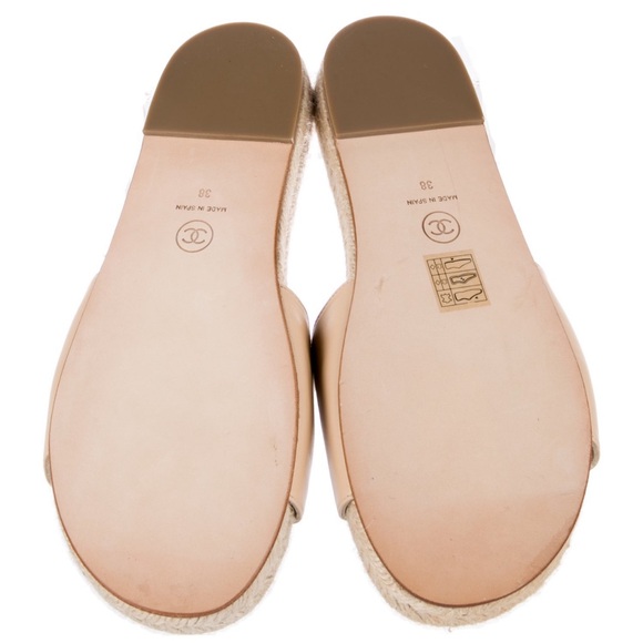 New Chanel Beige Lambskin Pearl CC Espadrille SlipOn Slides Sandals Sz 38 - Picture 6 of 9